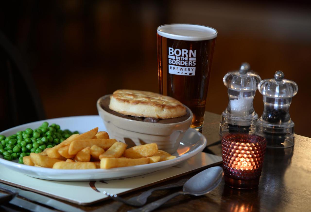 The Waterloo Arms Hotel Chirnside Dış mekan fotoğraf